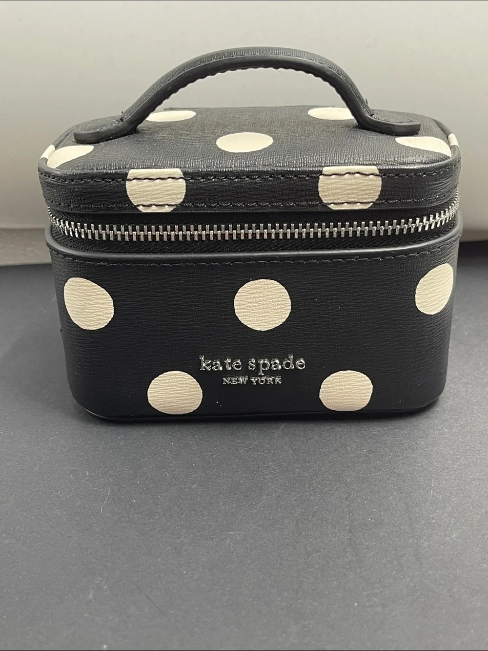 kate spade New York Black & Cream Polka Morgan Dot Sunshine Jewelry Case **RARE